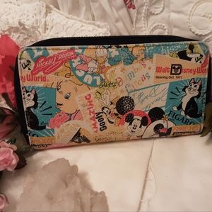 WALT DISNEY GREAT ORGANIZING LARGE WALLET CLUTCH